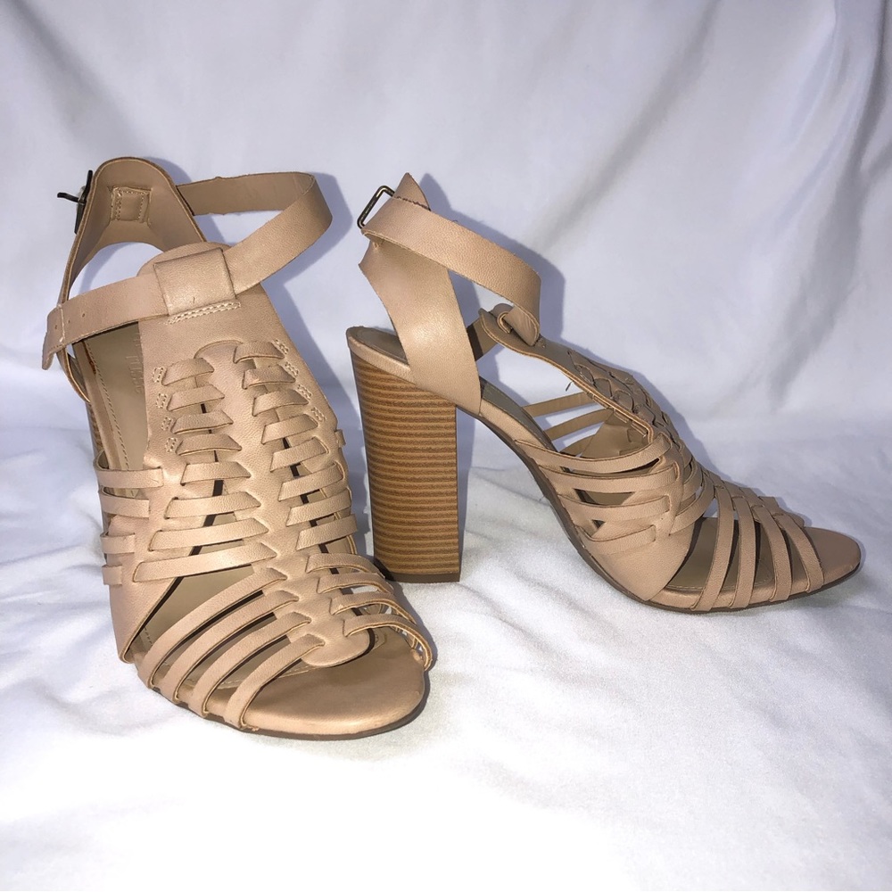 Charlotte Russe Heel | Size 9